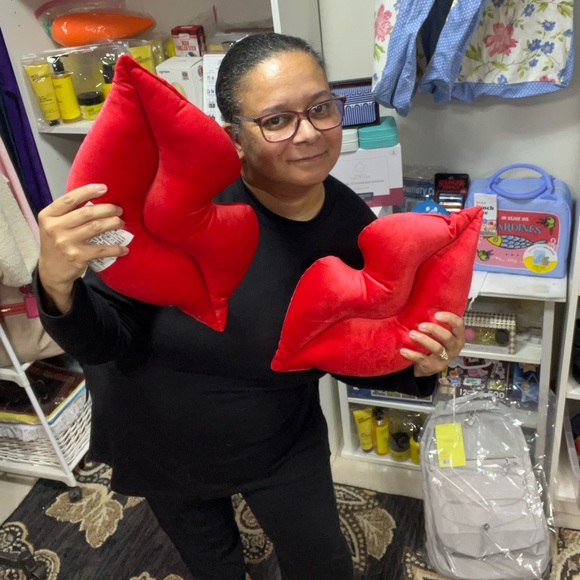 Red Lips Shaped Plush Pillow Room Essentials New - Picture 2 of 7
